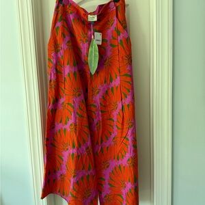 *NWT* Farm Rio Copacabana Pink Pants. Vibrant Orange and Pinks.